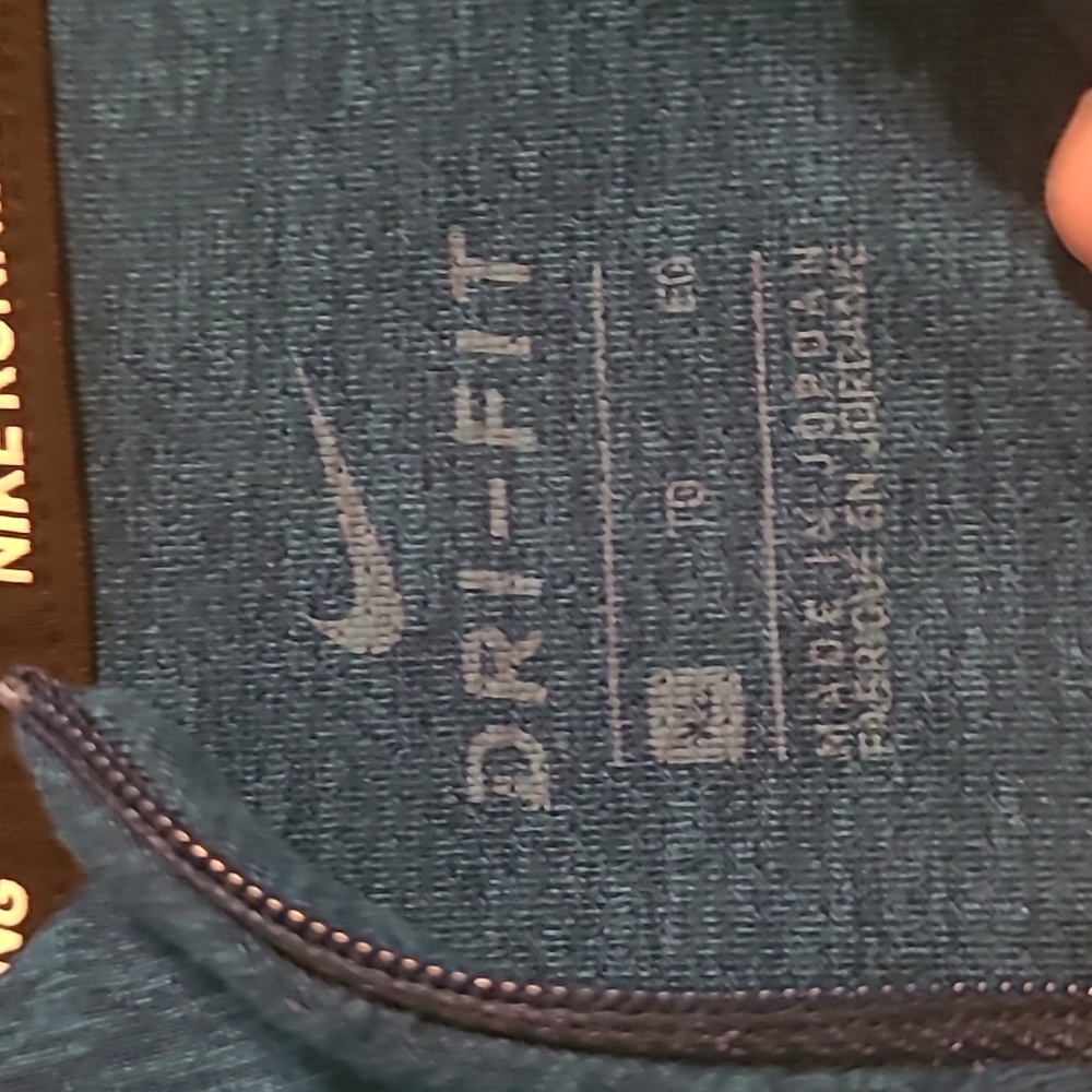 Pullover - Picture 2 of 2